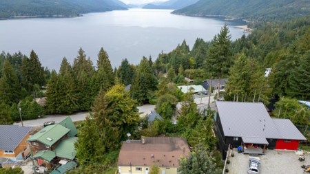 5894 Skookumchuk Road, Sechelt, BC, Madeira Park — 4 bed manufactured on land for sale