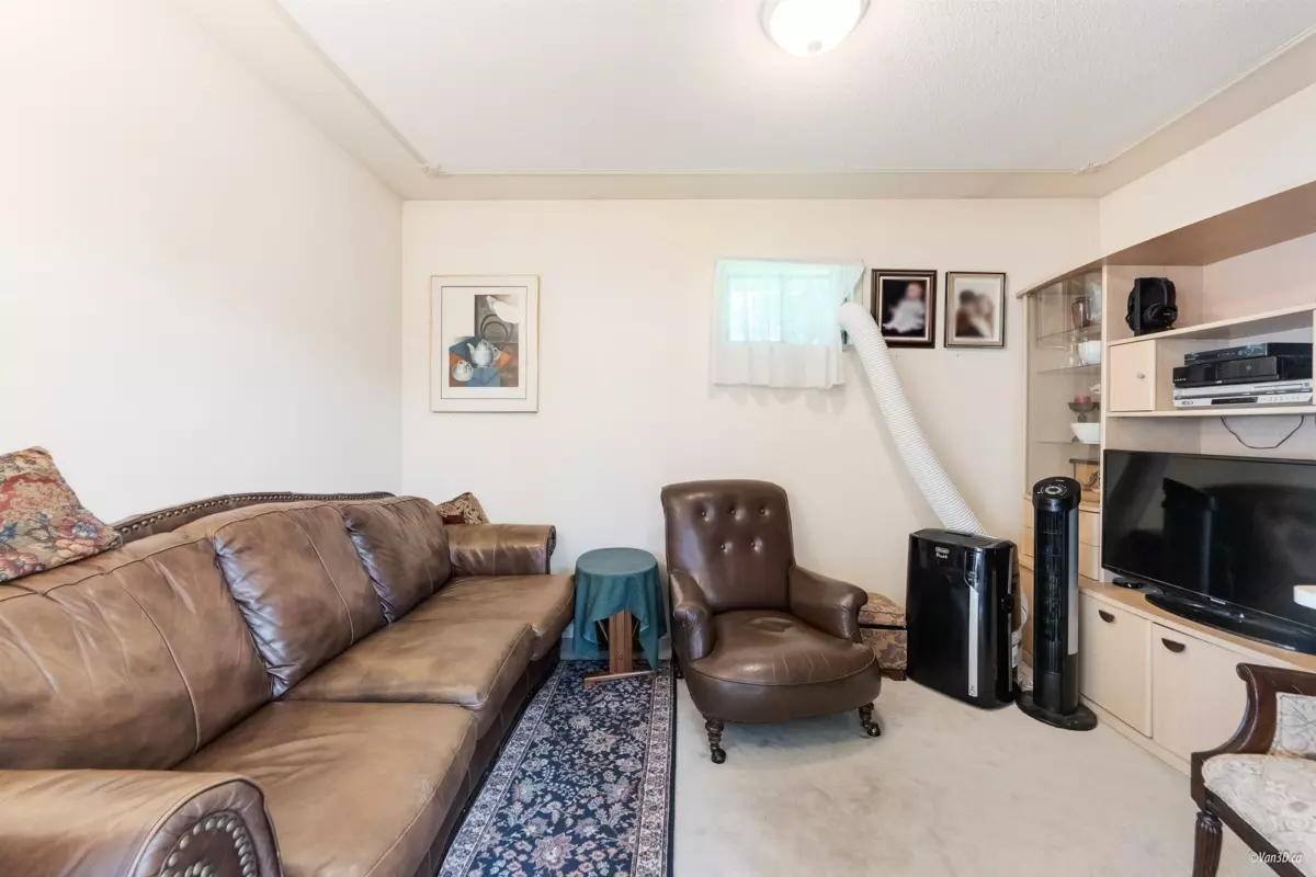 Entry Foyer Photo of 2141 W 47th Avenue, Vancouver, BC