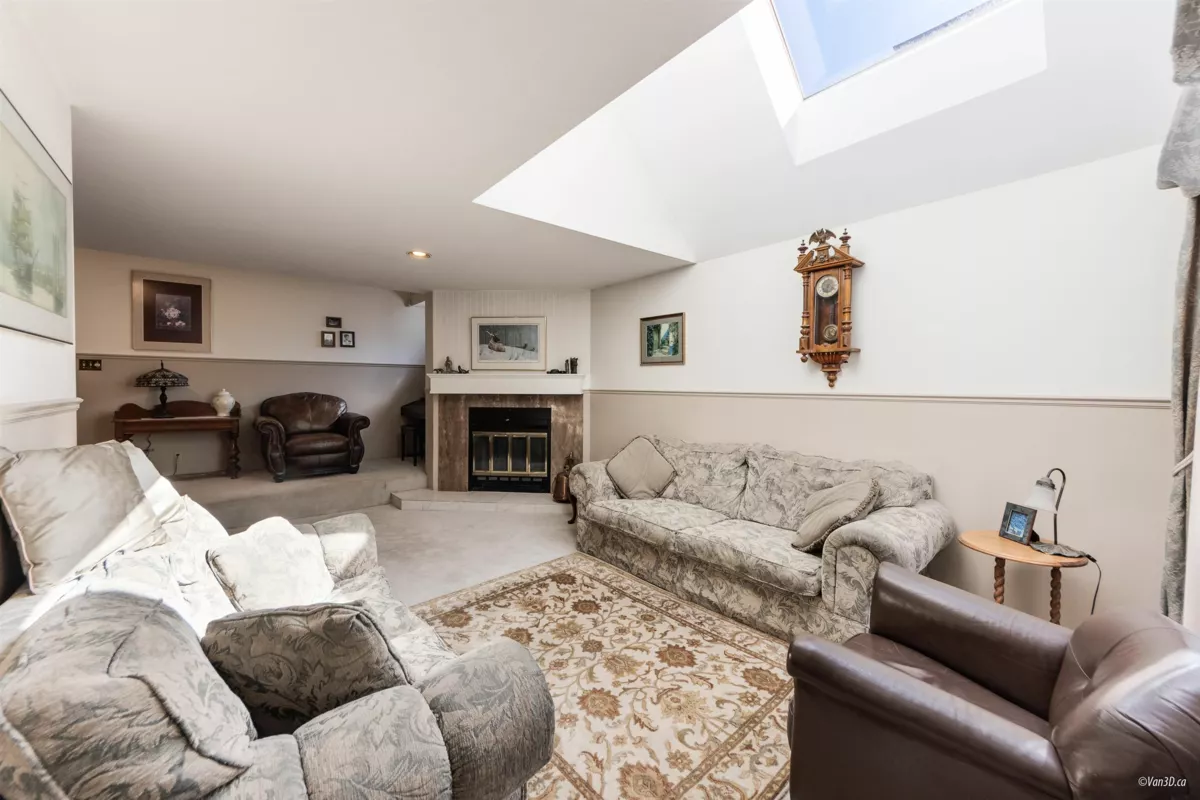 Kitchen Island Photo of 2141 W 47th Avenue, Vancouver, BC