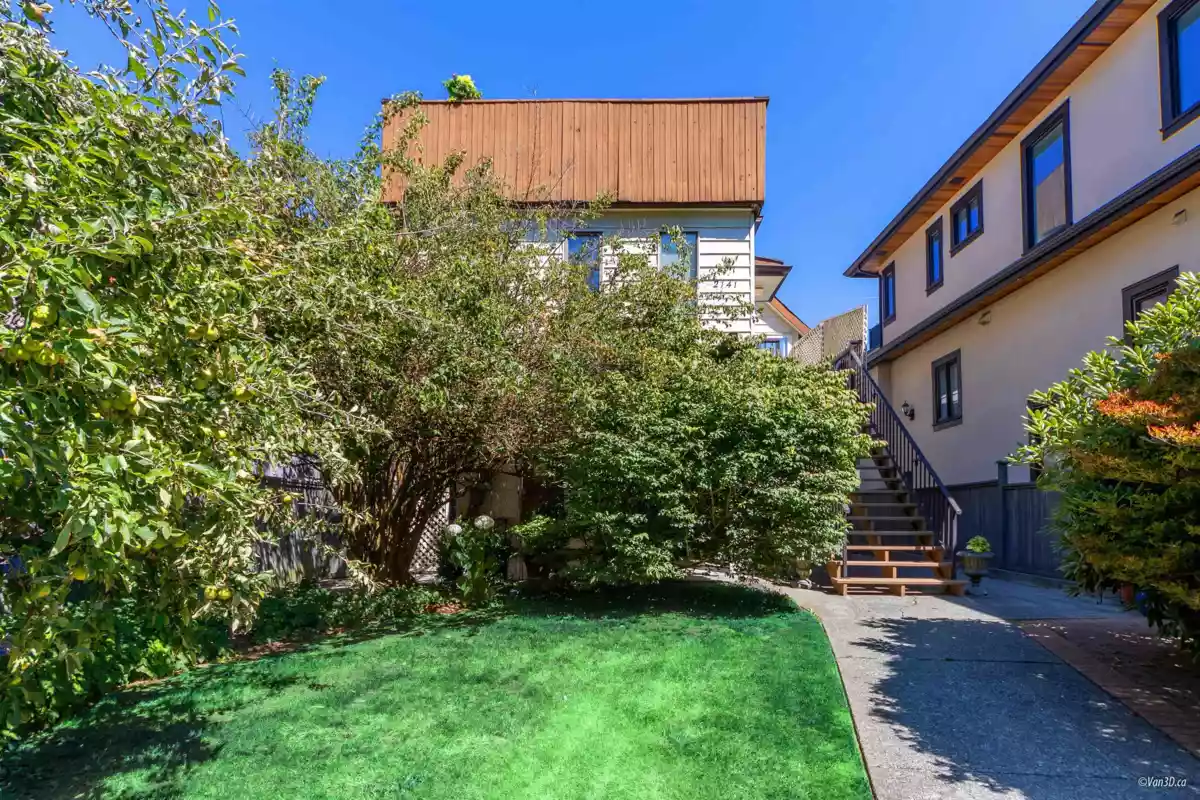 Neighborhood Park Photo Near 2141 W 47th Avenue, Vancouver, BC