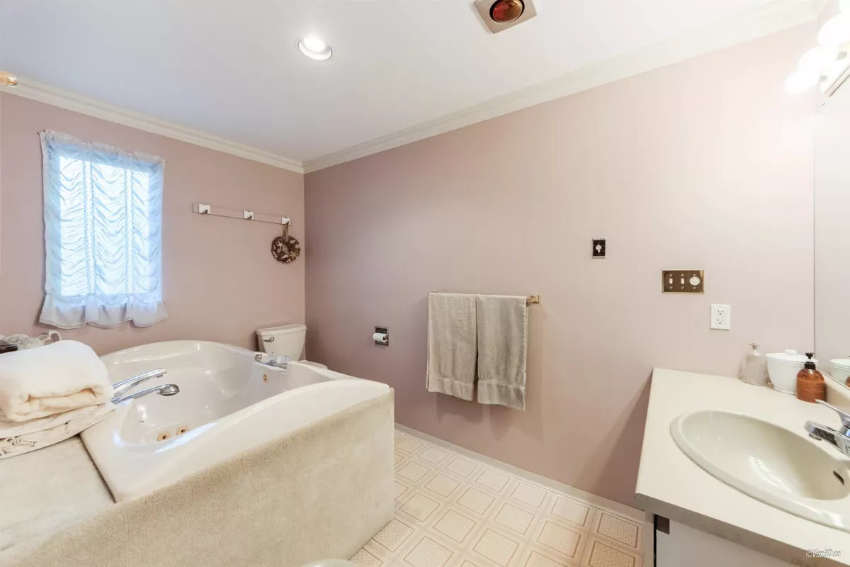 Primary Bedroom Photo of 2141 W 47th Avenue, Vancouver, BC