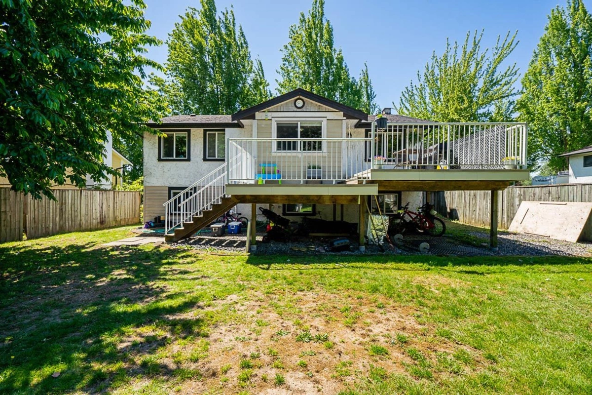 Outdoor Patio Photo of 17223 61b Avenue, Surrey, BC