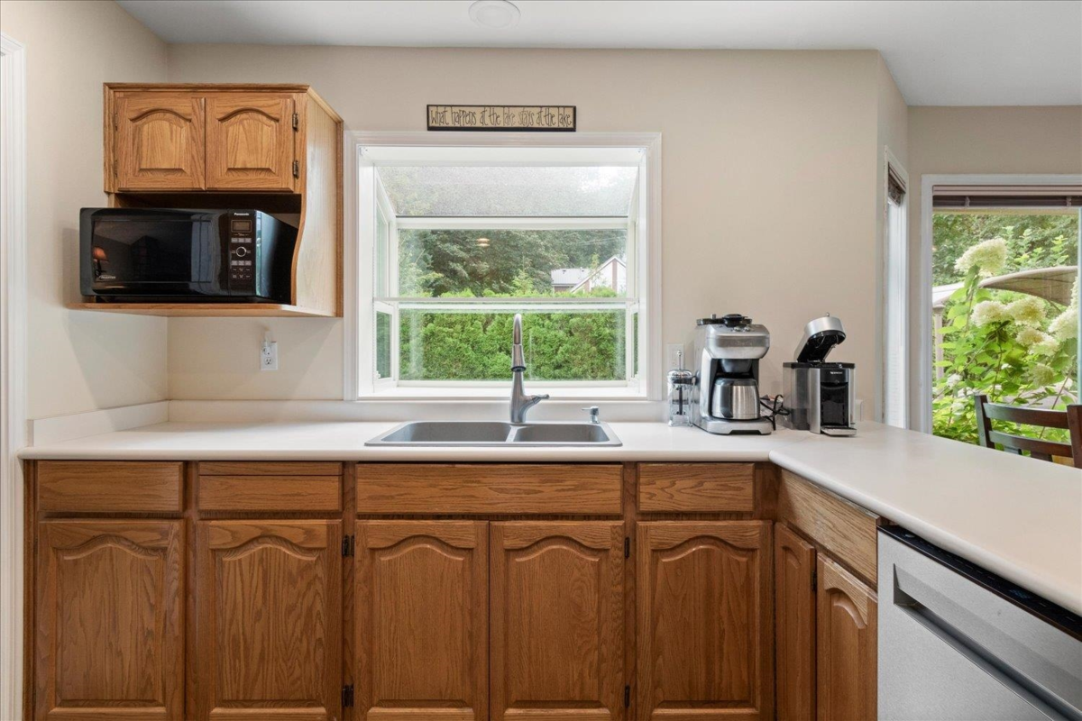 Bedroom 2 Photo of 3 1735 Spring Creek Drive, Lindell Beach, BC