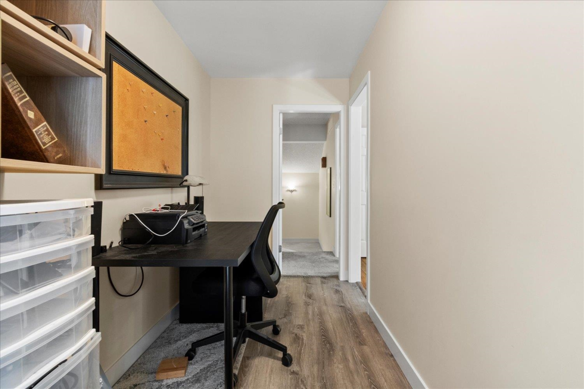 Hallway Photo of 3 1735 Spring Creek Drive, Lindell Beach, BC