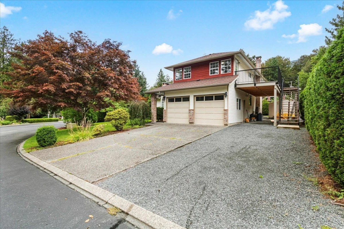 Living Room Photo of 3 1735 Spring Creek Drive, Lindell Beach, BC
