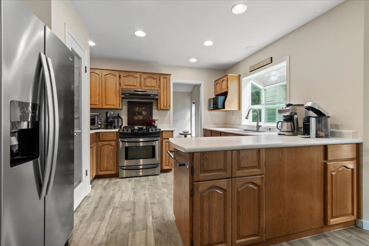 Primary Bathroom Photo of 3 1735 Spring Creek Drive, Lindell Beach, BC