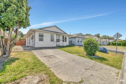 45466 Meadowbrook Drive, Chilliwack, BC, Chilliwack — Single Family Residence for sale