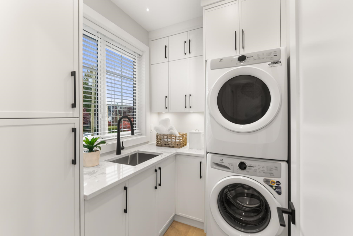 Garden / Landscaping Photo of 4880 Garry Street, Richmond, BC