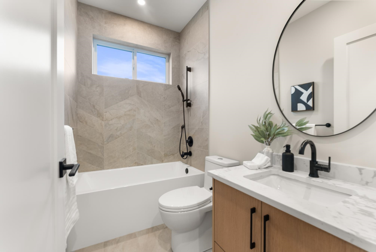 Hot Tub / Spa Photo of 4880 Garry Street, Richmond, BC