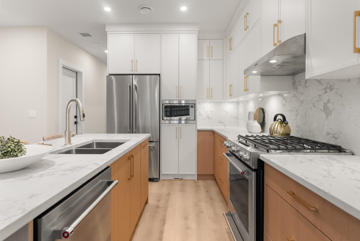 Kitchen Island Photo of 4880 Garry Street, Richmond, BC