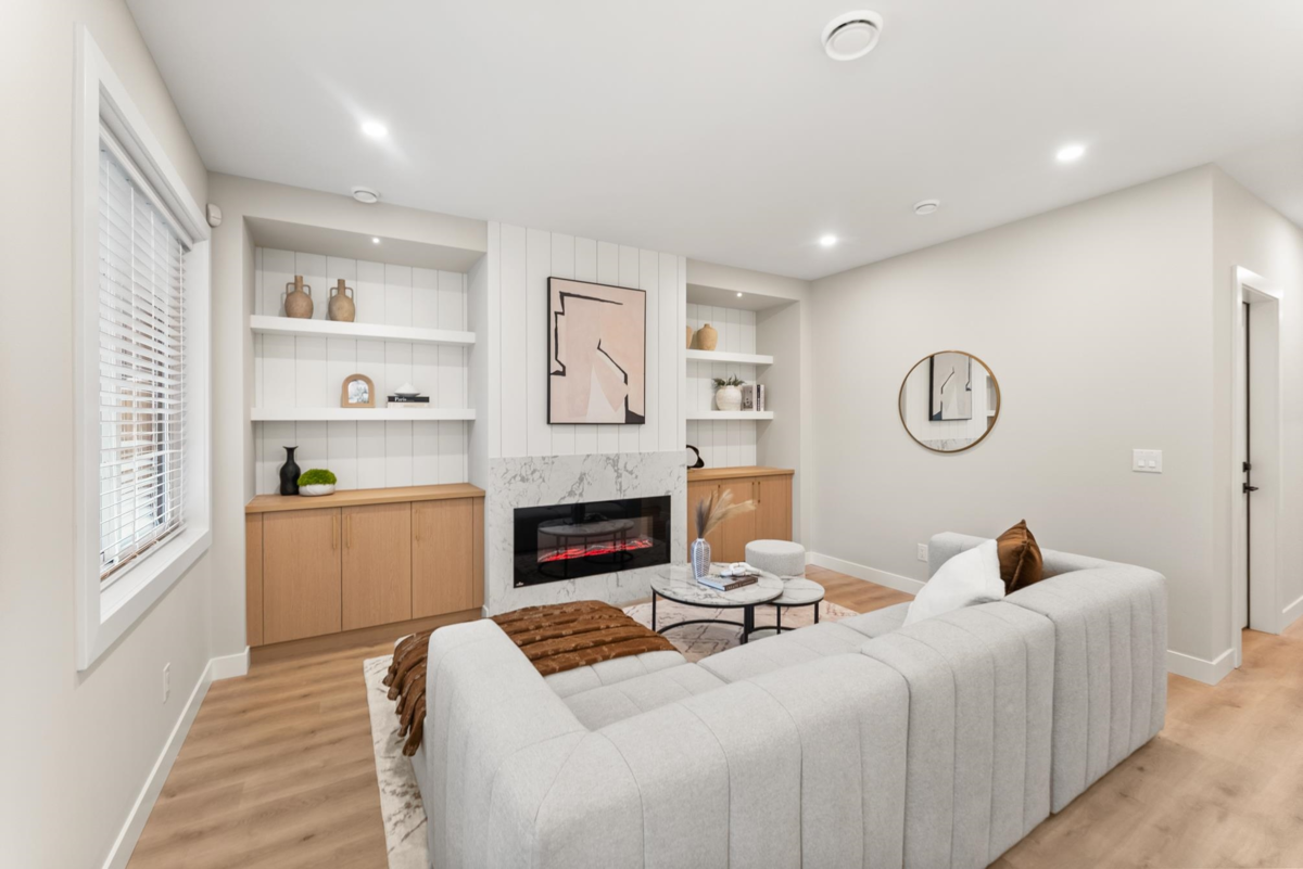 Walk-In Closet Photo of 4880 Garry Street, Richmond, BC