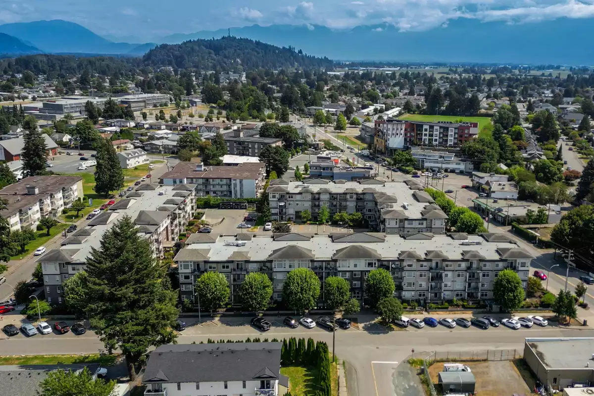 Front Yard Photo of 106 9422 Victor Street, Chilliwack, BC