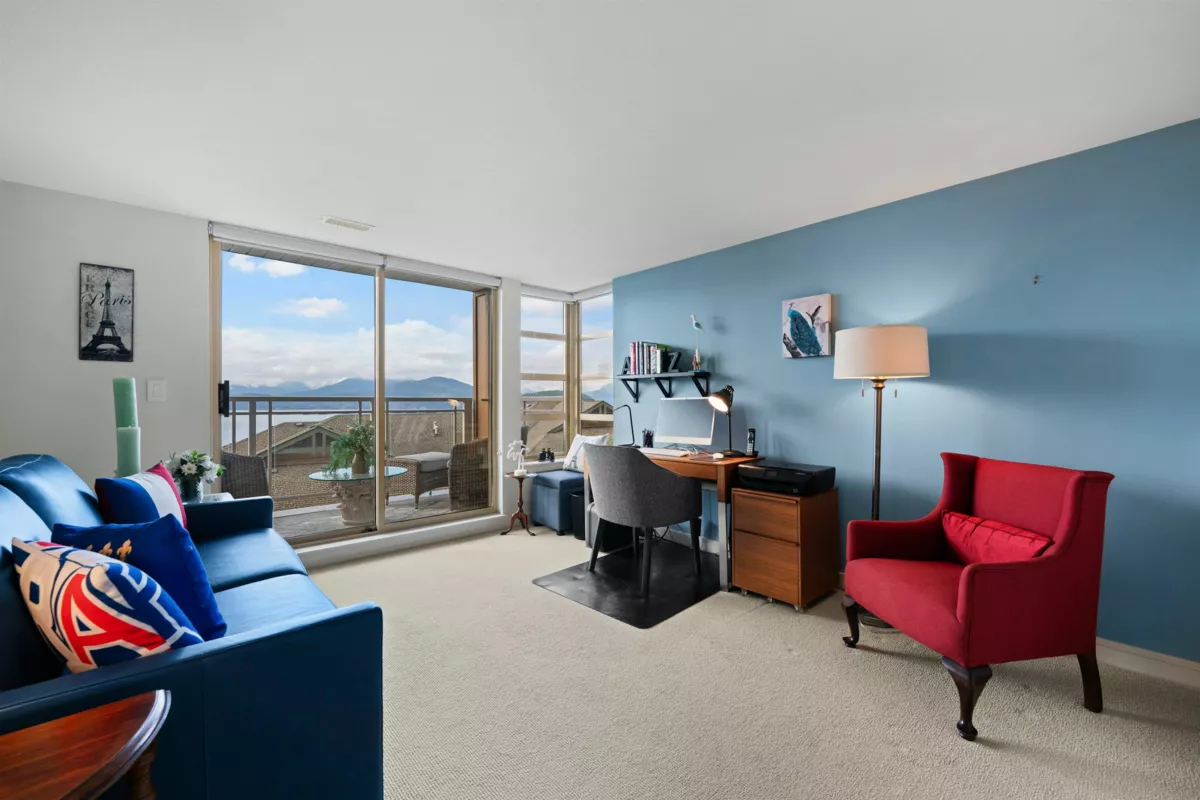 Entry Foyer Photo of 8683 Seascape Drive, West Vancouver, BC