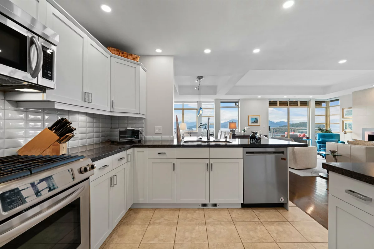 Family Room Photo of 8683 Seascape Drive, West Vancouver, BC