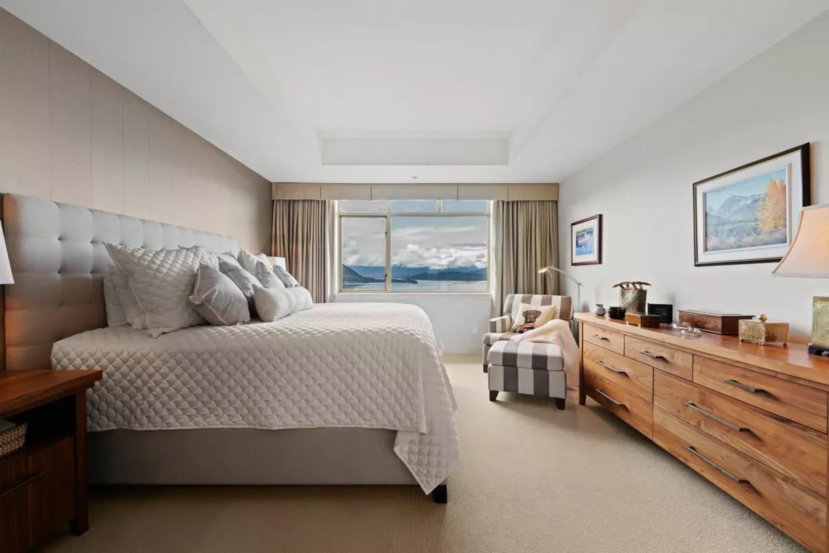 Guest Bathroom Photo of 8683 Seascape Drive, West Vancouver, BC