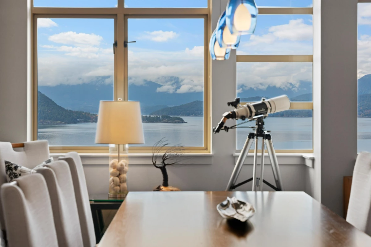 Kitchen Photo of 8683 Seascape Drive, West Vancouver, BC