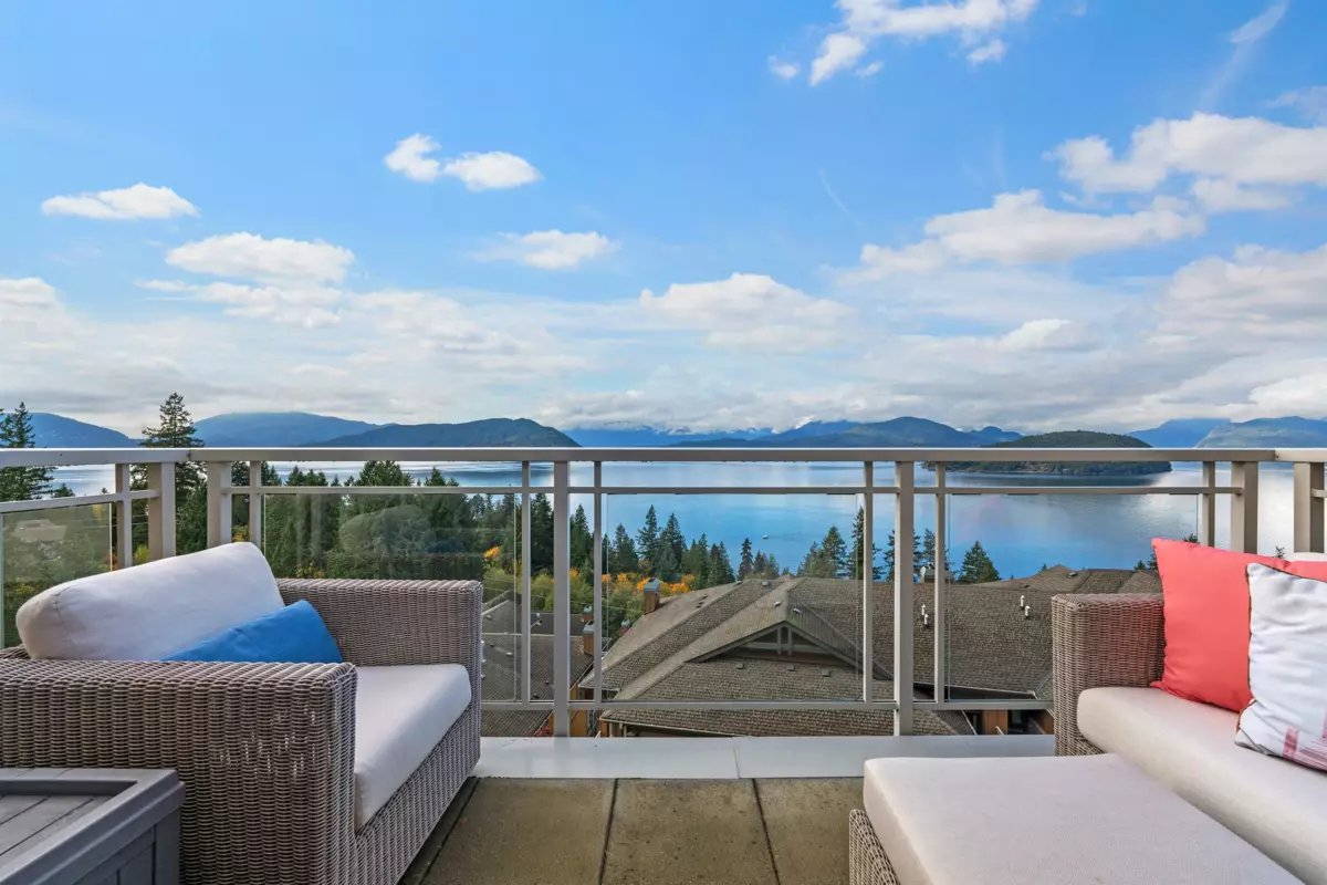 Mudroom Photo of 8683 Seascape Drive, West Vancouver, BC