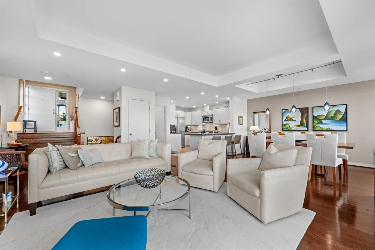 Primary Bathroom Photo of 8683 Seascape Drive, West Vancouver, BC