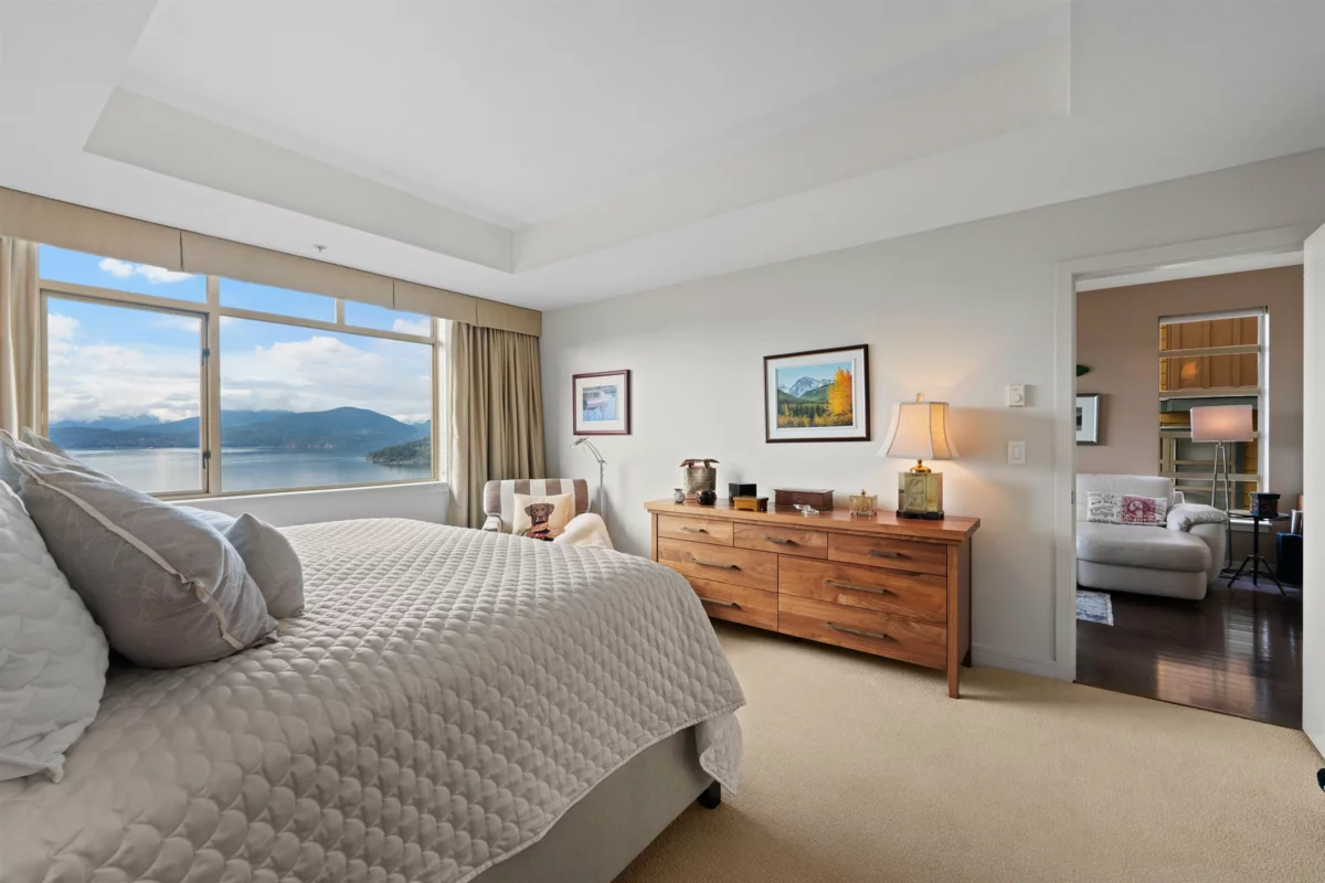 Walk-In Closet Photo of 8683 Seascape Drive, West Vancouver, BC