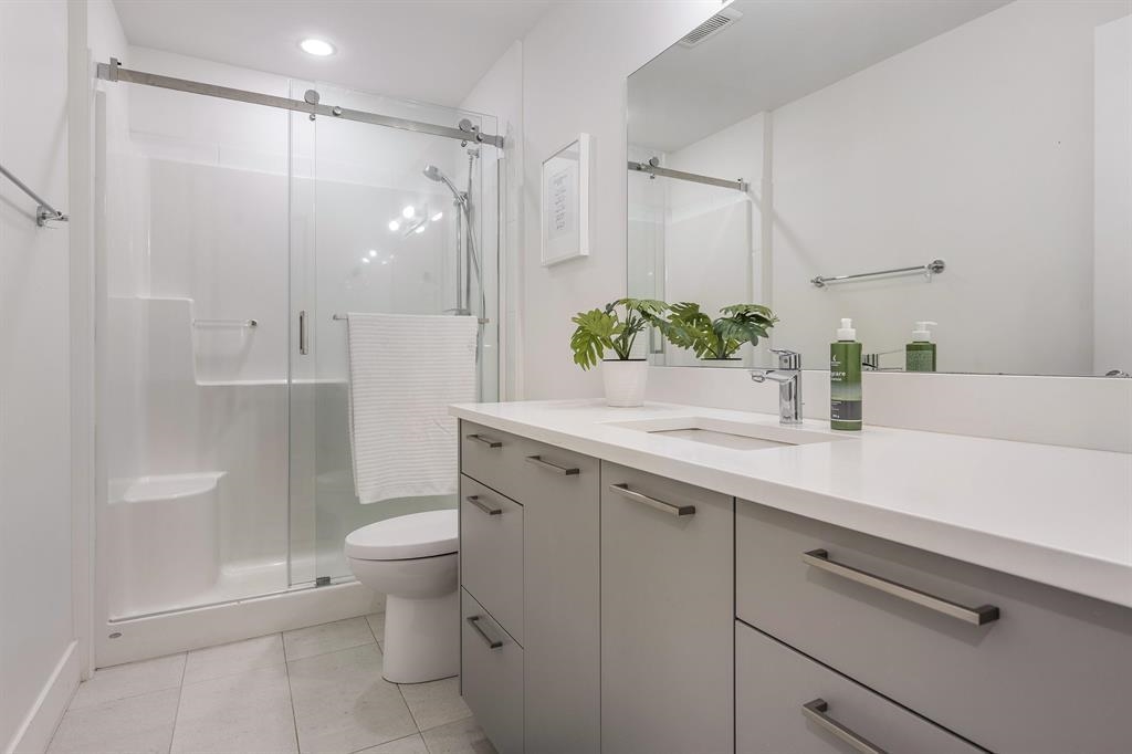 Backyard Photo of 20261 41 Avenue, Langley, BC