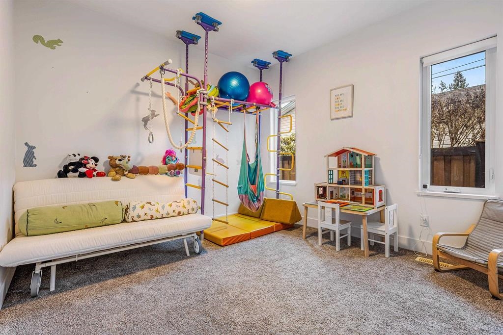 Front Yard Photo of 20261 41 Avenue, Langley, BC