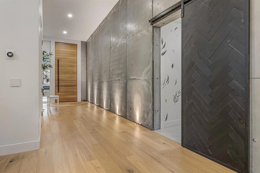 Hallway Photo of 20261 41 Avenue, Langley, BC