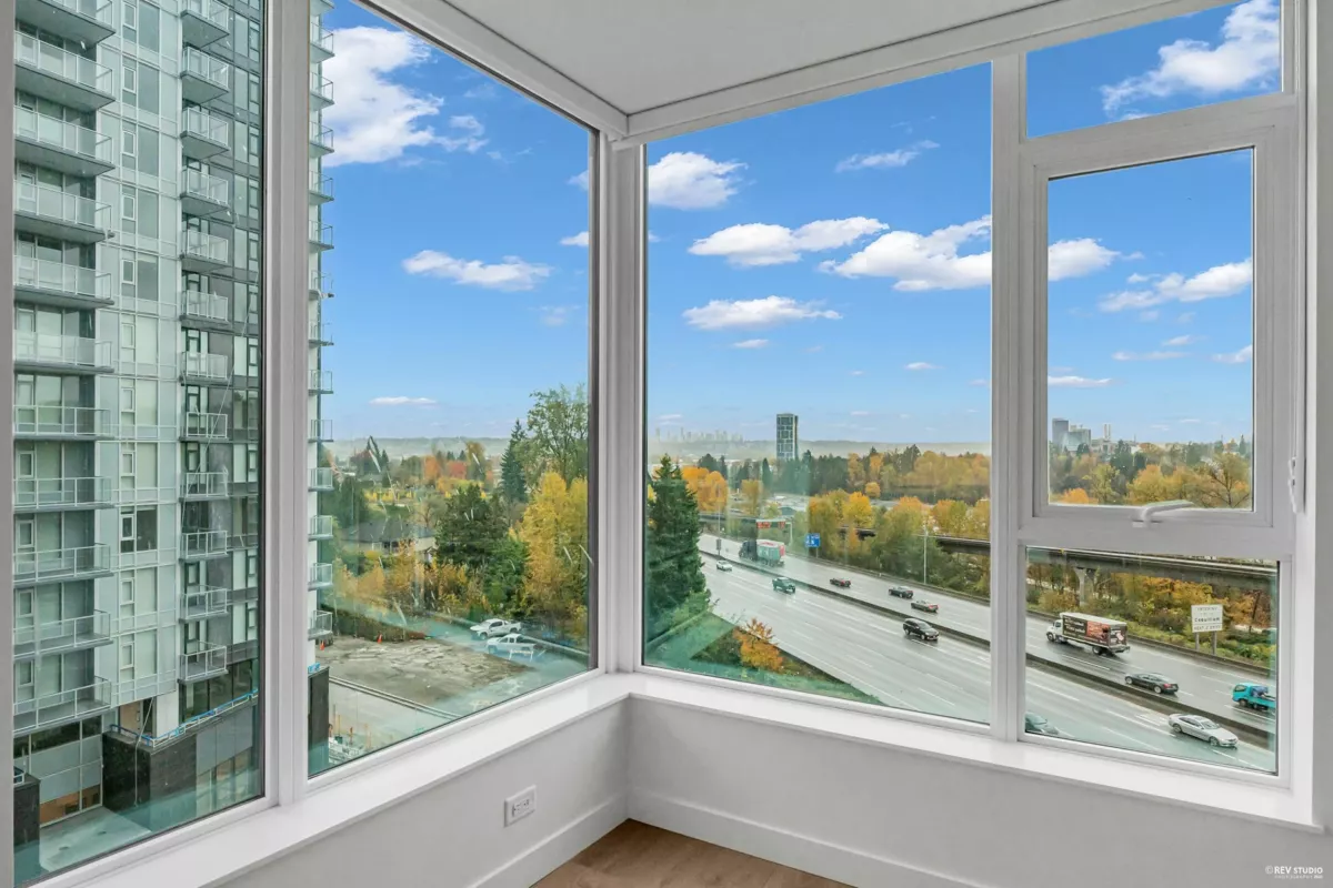 Family Room Photo of 809 308 Alderson Avenue, Coquitlam, BC