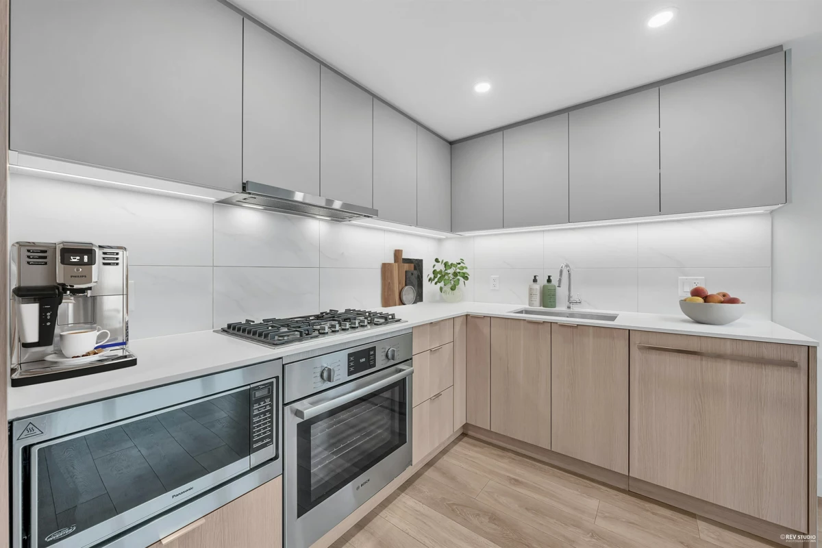 Kitchen Photo of 809 308 Alderson Avenue, Coquitlam, BC