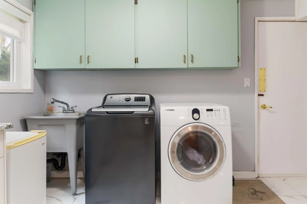 Breakfast Nook Photo of 5237 12 Avenue, Tsawwassen, BC