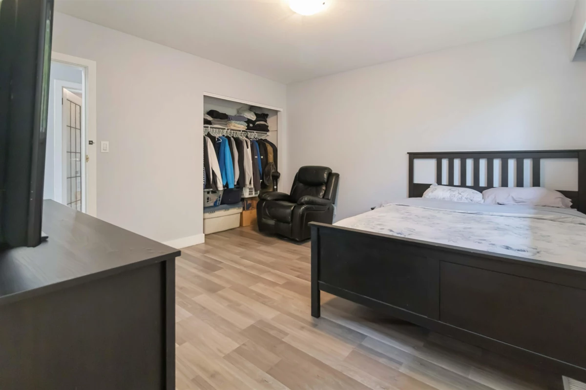 Entry Foyer Photo of 5237 12 Avenue, Tsawwassen, BC