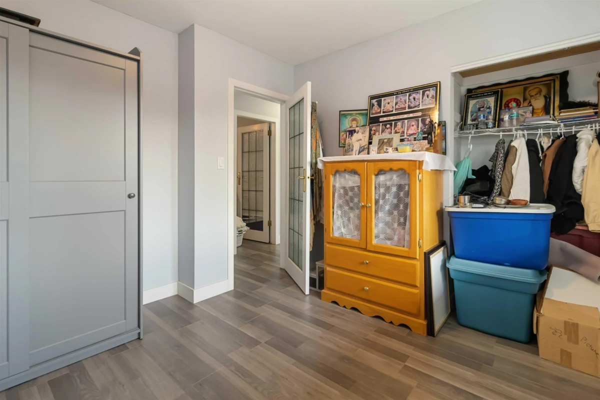 Laundry Room Photo of 5237 12 Avenue, Tsawwassen, BC