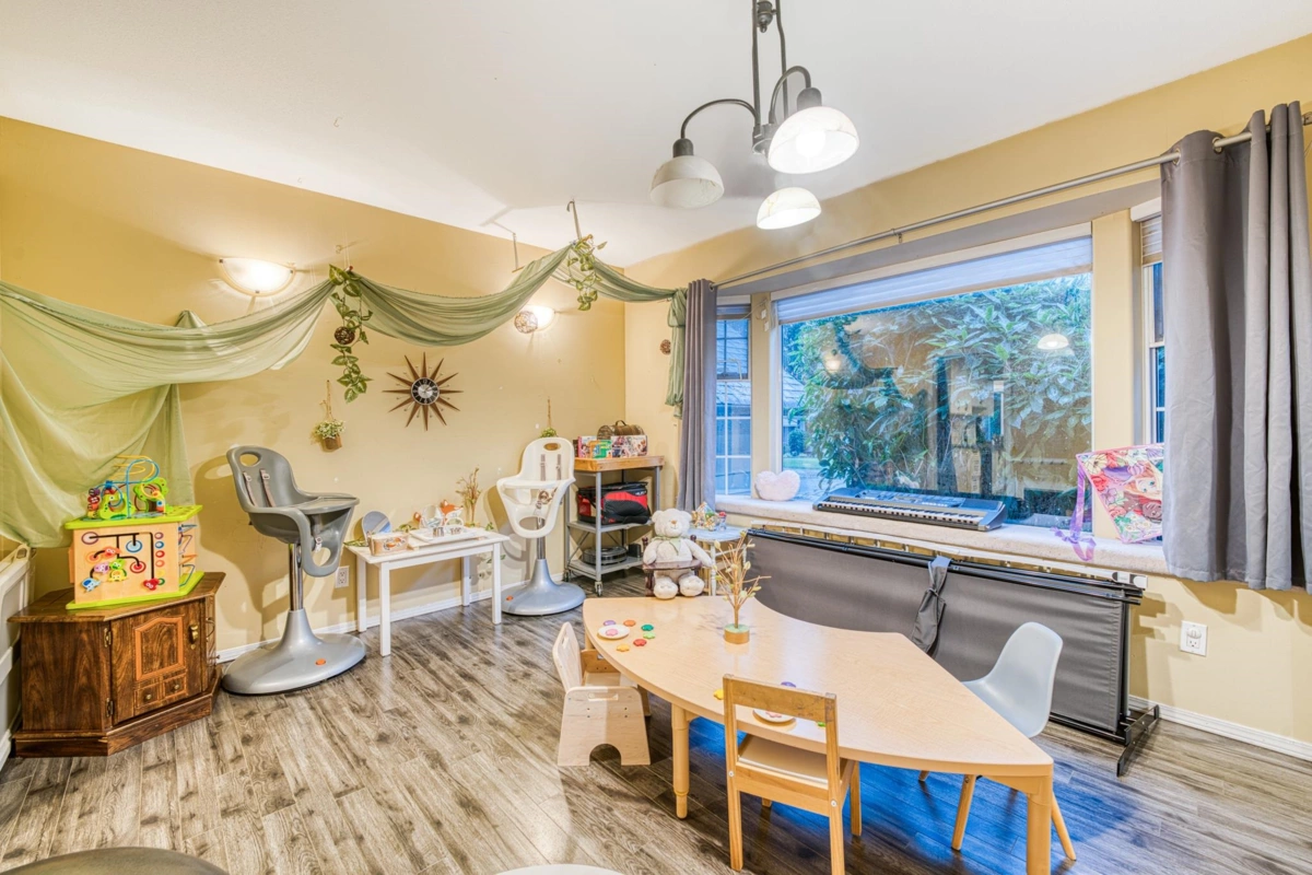 Breakfast Nook Photo of 10800 Rochdale Drive, Richmond, BC