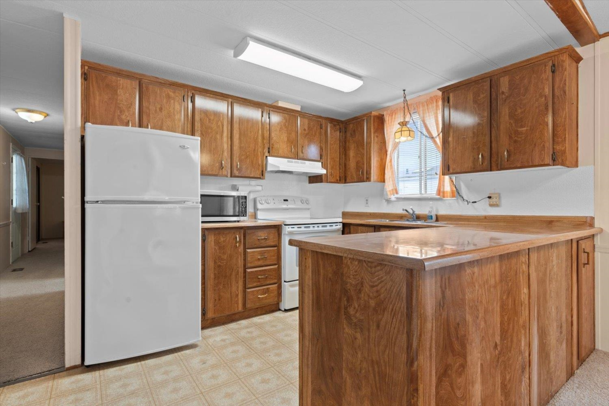 Breakfast Nook Photo of 33 9055 Ashwell Road, Chilliwack, BC