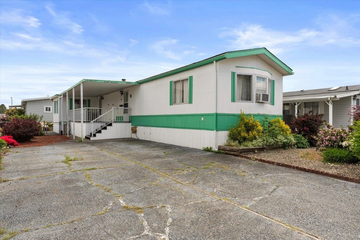 Exterior Front Photo of 33 9055 Ashwell Road, Chilliwack, BC