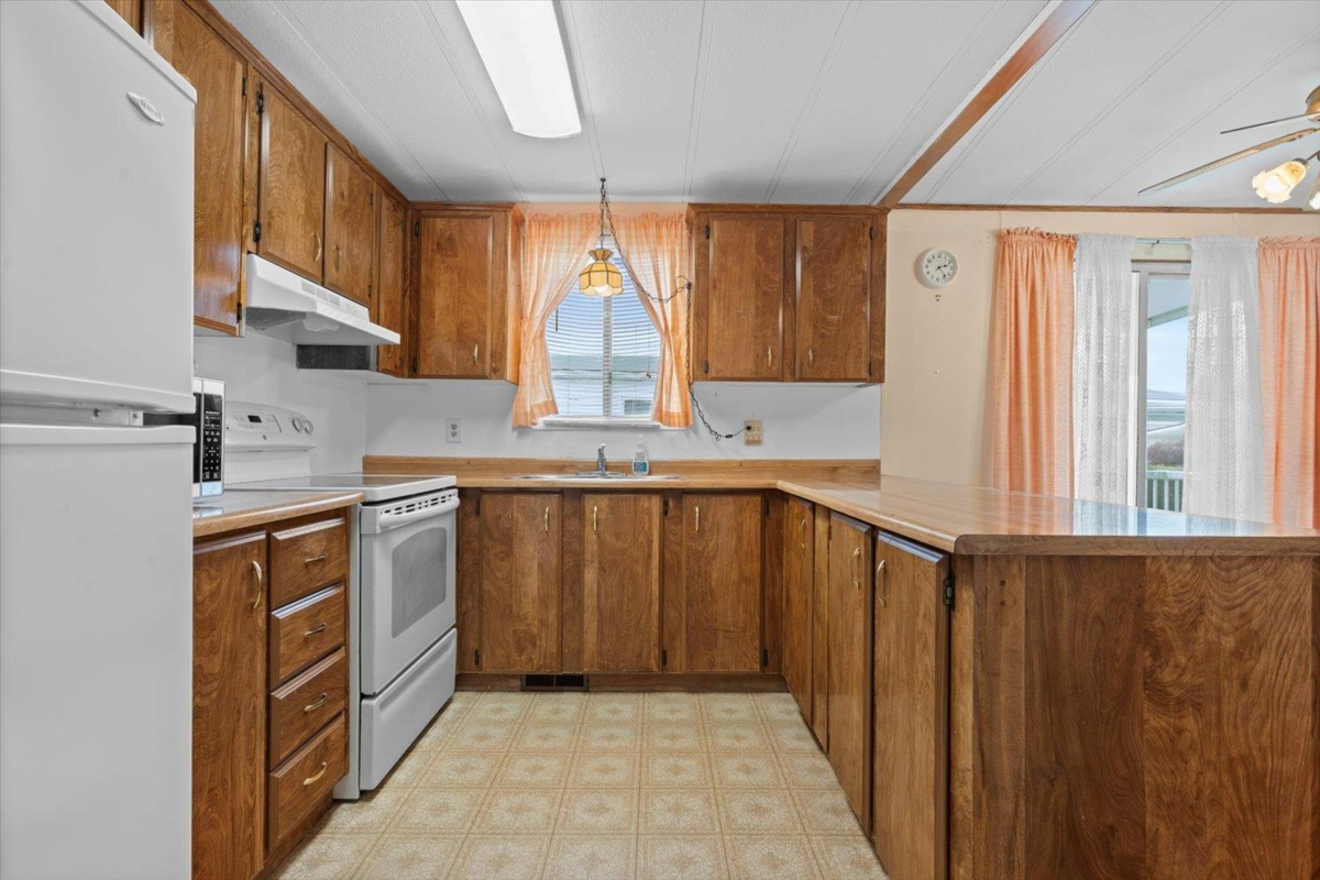 Pantry Photo of 33 9055 Ashwell Road, Chilliwack, BC