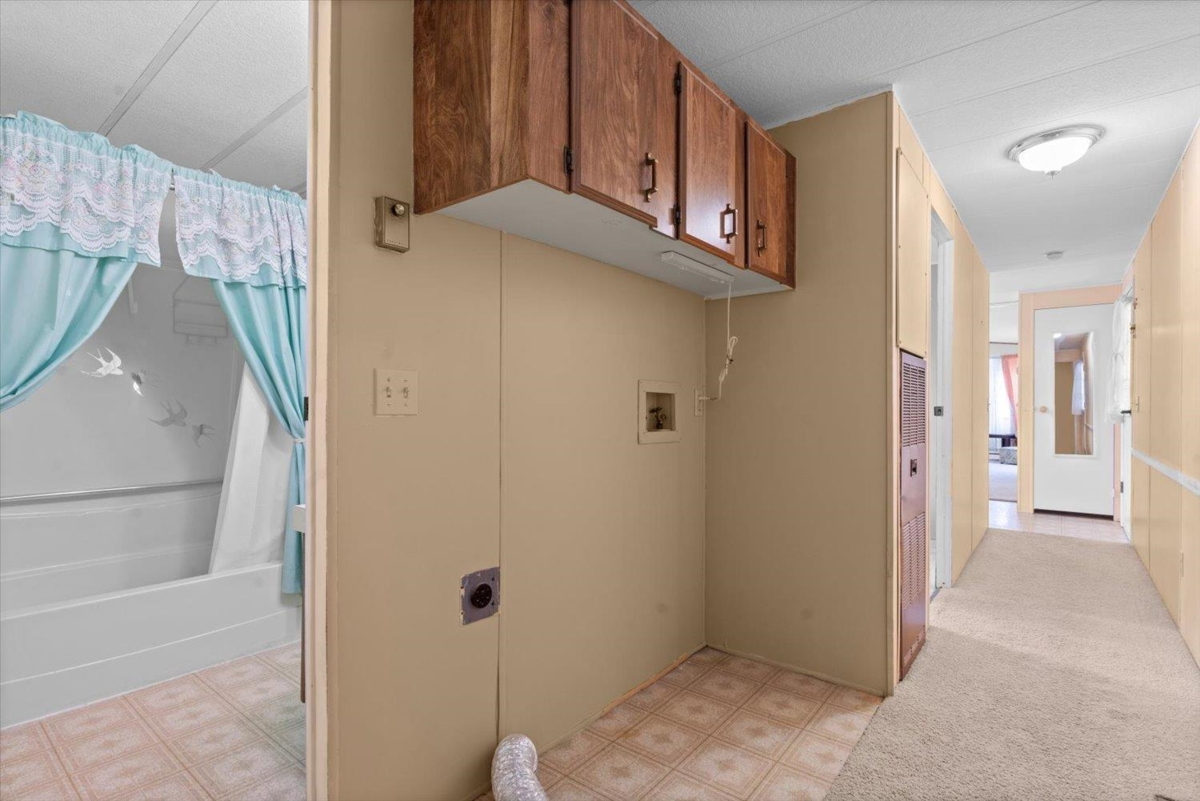 Walk-In Closet Photo of 33 9055 Ashwell Road, Chilliwack, BC