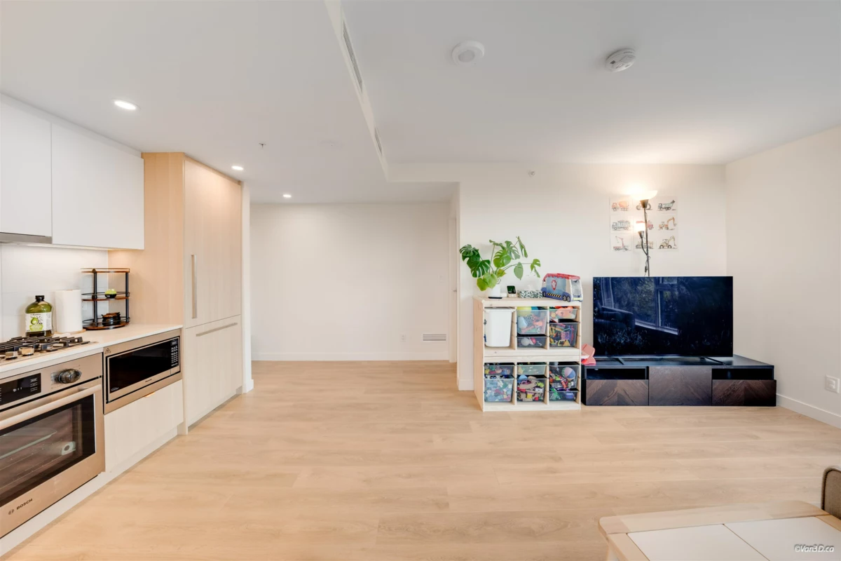 Front Yard Photo of 807 318 Alderson Avenue, Coquitlam, BC