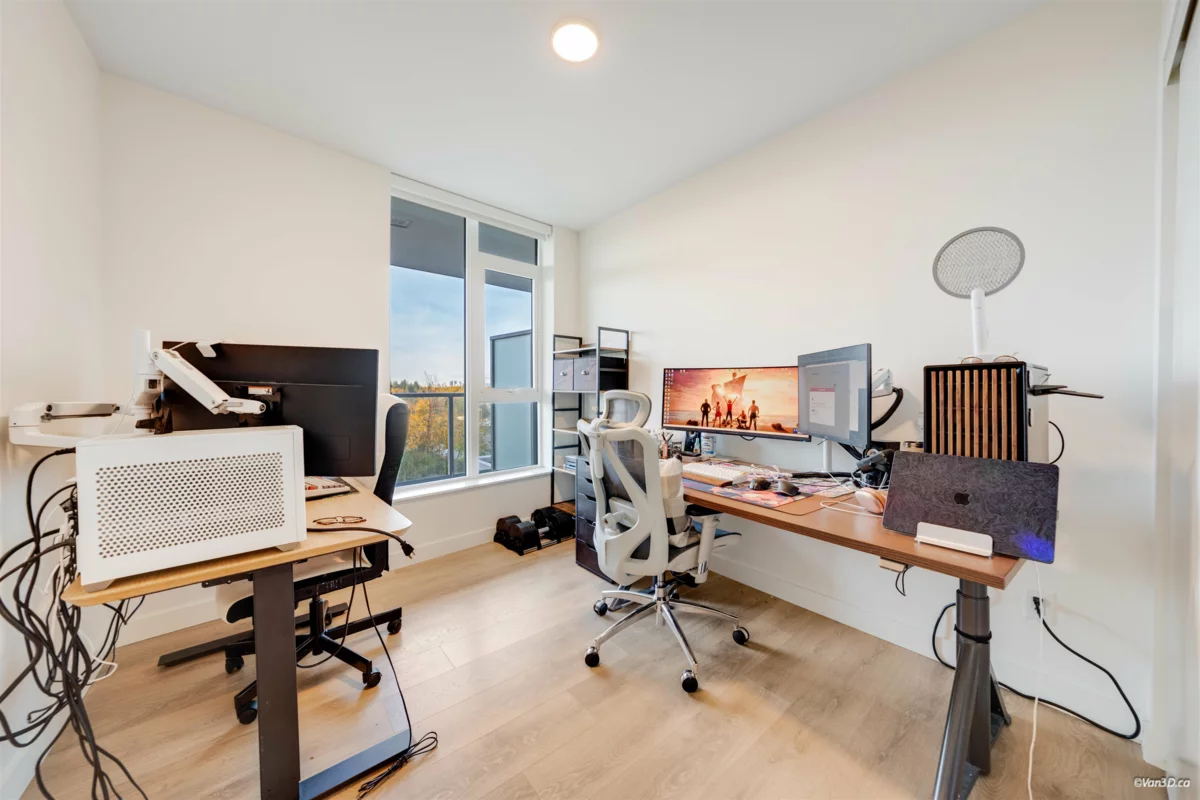 Office / Den Photo of 807 318 Alderson Avenue, Coquitlam, BC