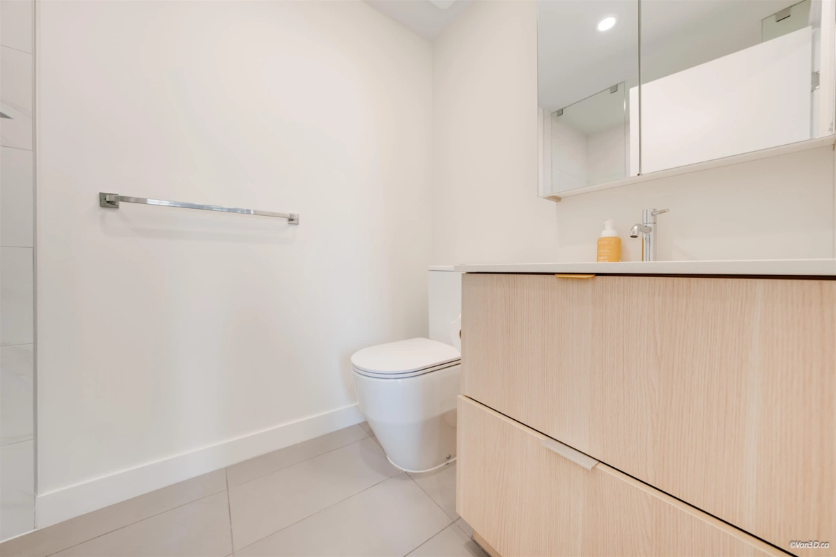 Swimming Pool Photo of 807 318 Alderson Avenue, Coquitlam, BC