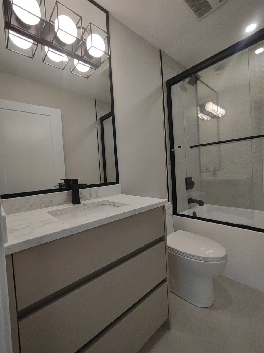 Hallway Photo of 1 1706 W 68th Avenue, Vancouver, BC