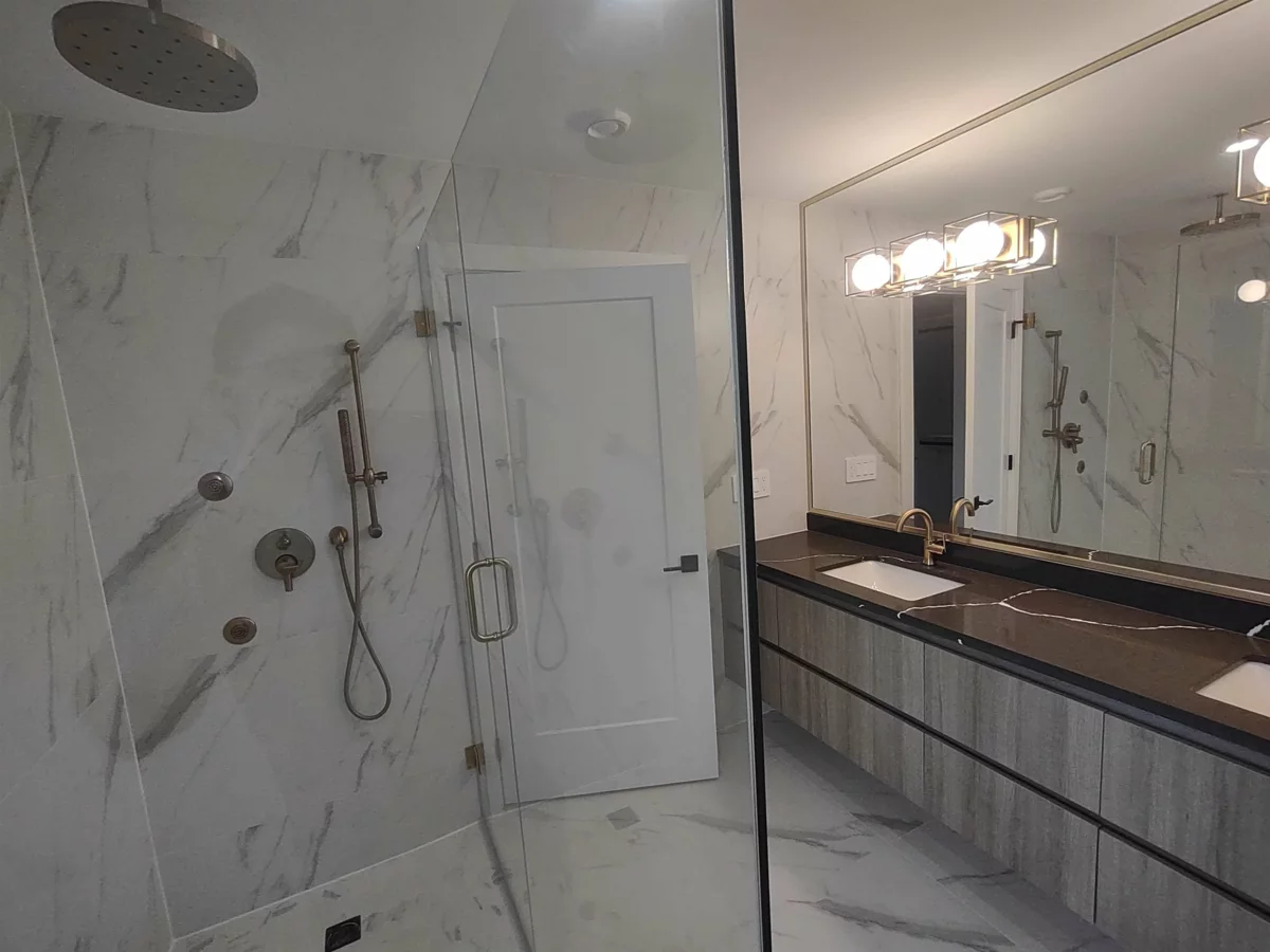 Laundry Room Photo of 1 1706 W 68th Avenue, Vancouver, BC