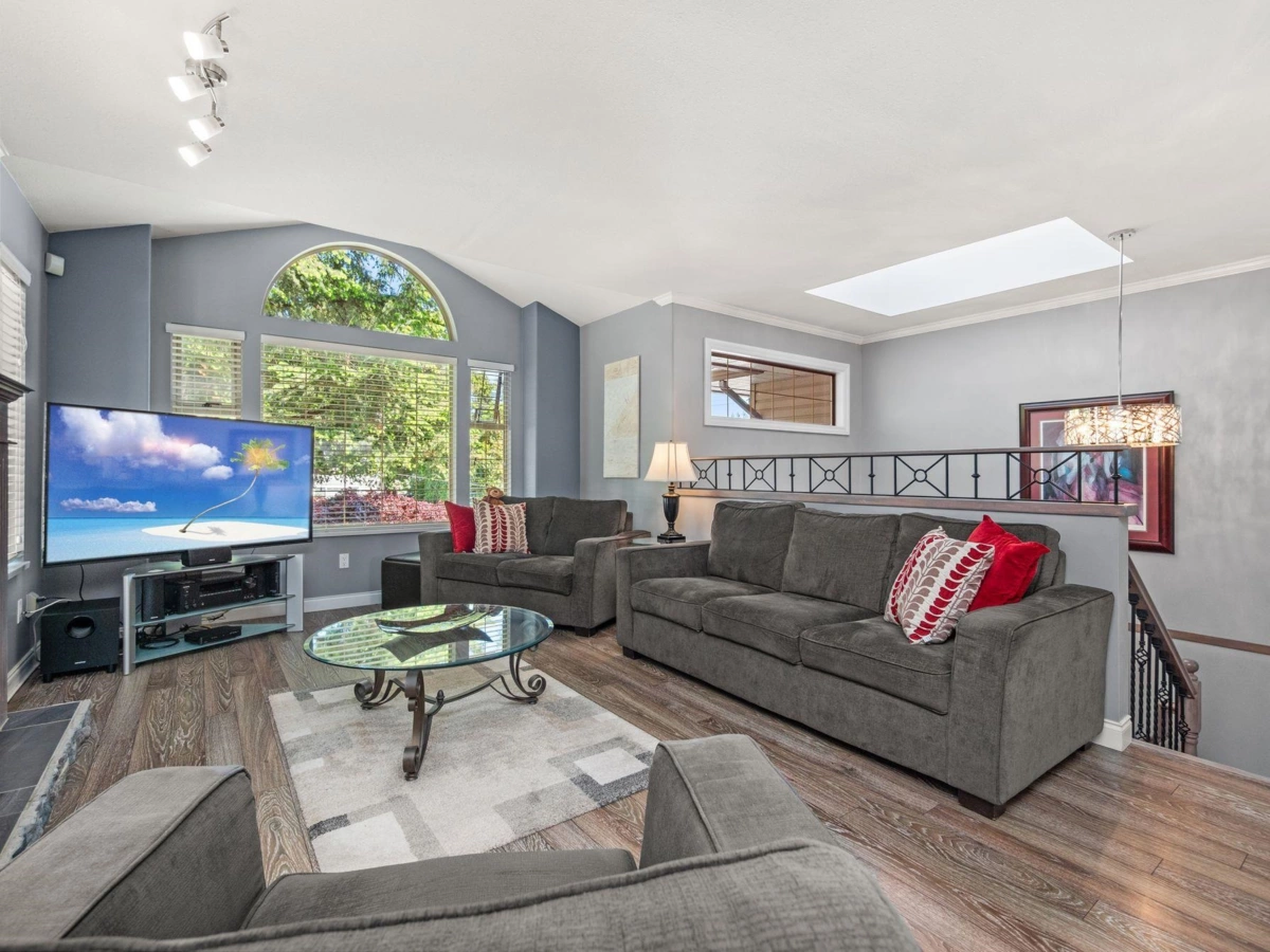 Dining Area Photo of 7937 Burdock Street, Mission, BC