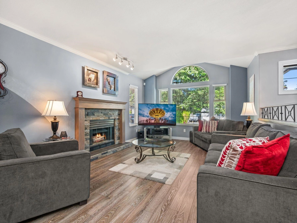 Family Room Photo of 7937 Burdock Street, Mission, BC