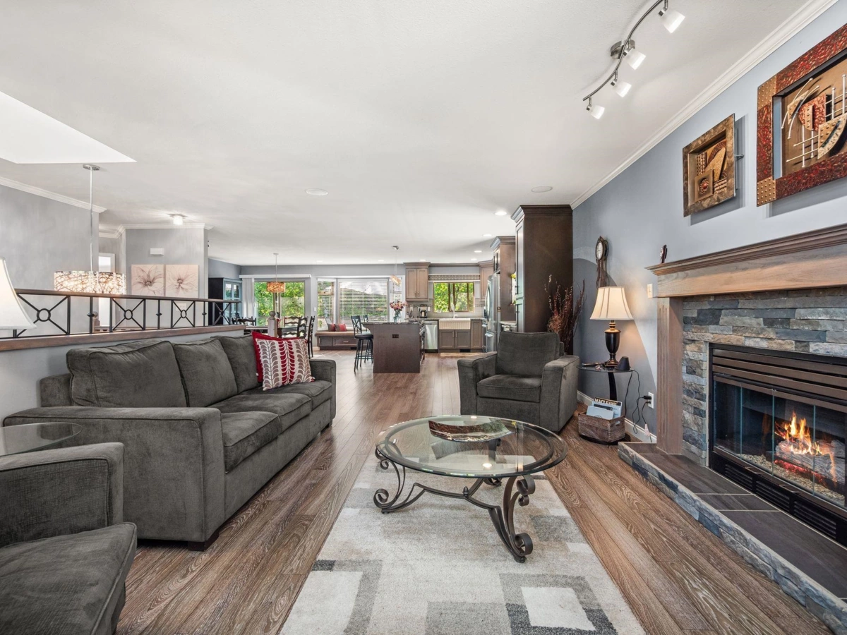 Kitchen Photo of 7937 Burdock Street, Mission, BC