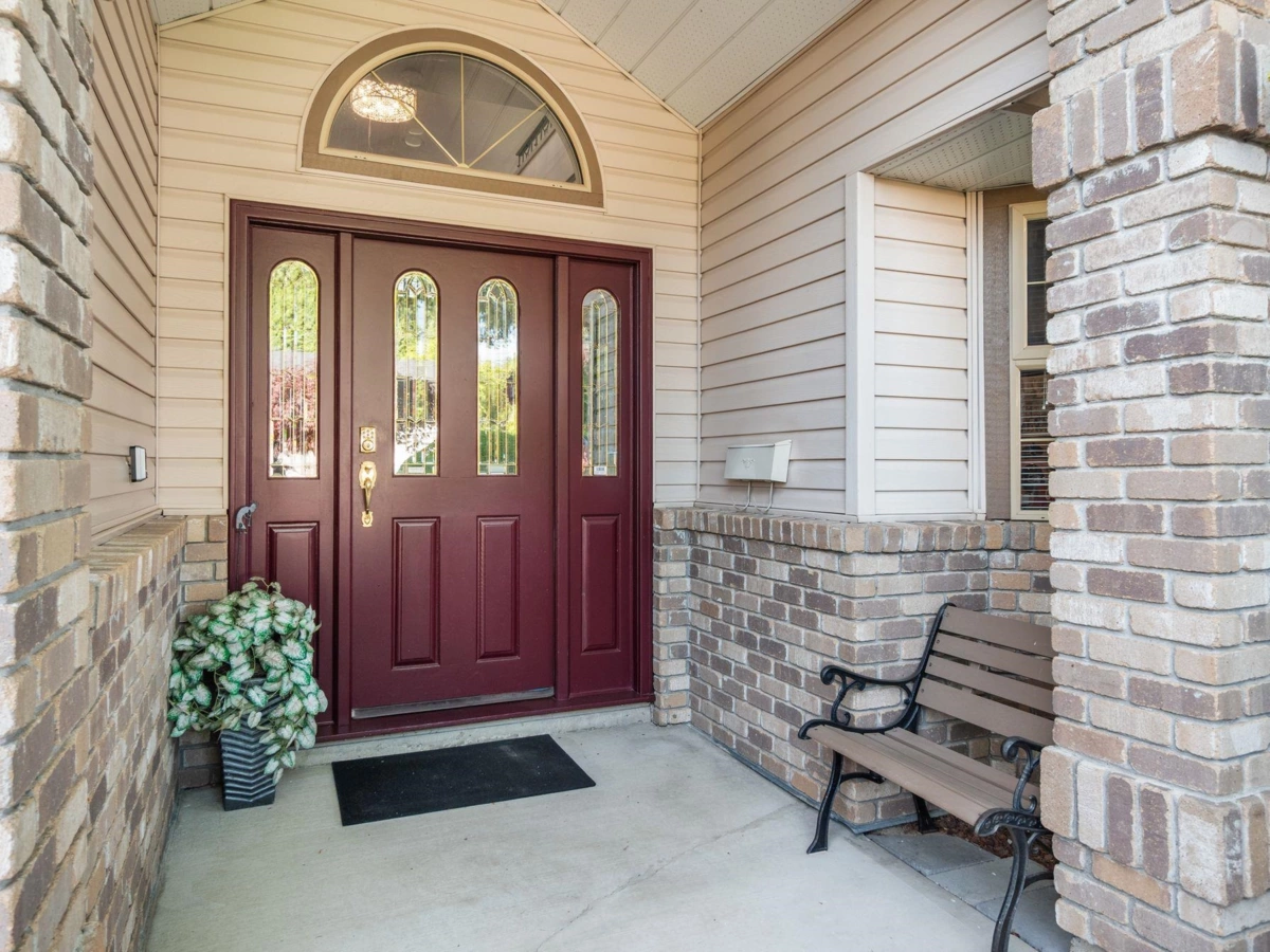 Living Room Photo of 7937 Burdock Street, Mission, BC