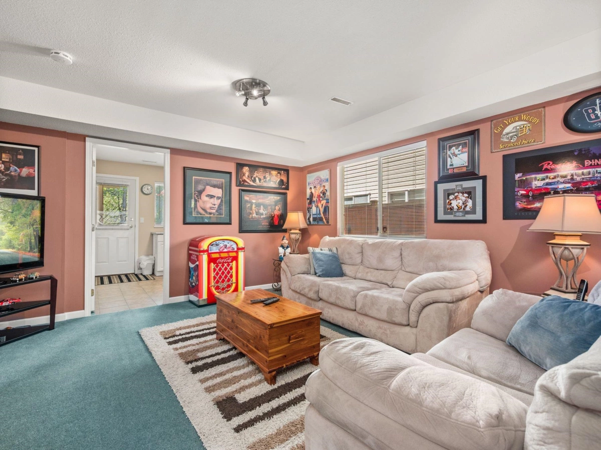 Mudroom Photo of 7937 Burdock Street, Mission, BC