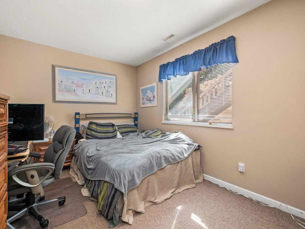 Powder Room Photo of 7937 Burdock Street, Mission, BC