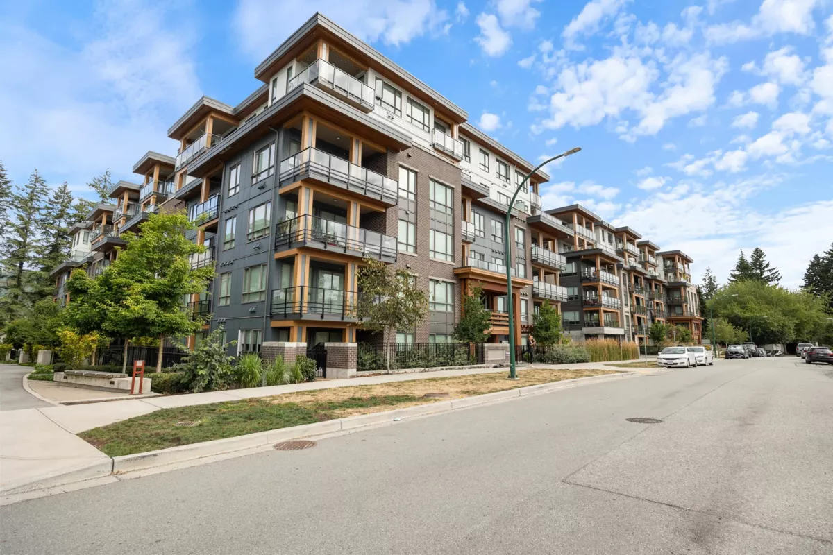 Swimming Pool Photo of 222 735 Anskar Court, Coquitlam, BC