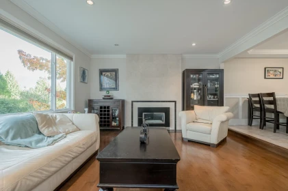 Kitchen Photo of 1901 Iris Place, Surrey, BC