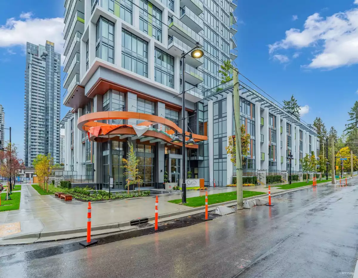 Garden / Landscaping Photo of 3504 1182 Westwood Street, Coquitlam, BC